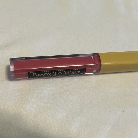 READY TO WEAR LUREX LIPS LIPGLOSS COLOR #15 Pink Kisses FULL SIZE - NEW - Picture 8 of 8